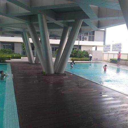 One Bedroom Condo Unit Fame Residences Manila Esterno foto