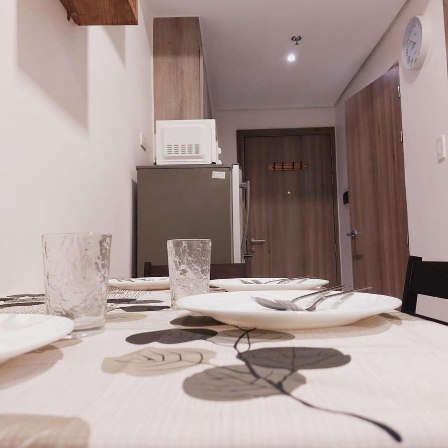 One Bedroom Condo Unit Fame Residences Manila Esterno foto