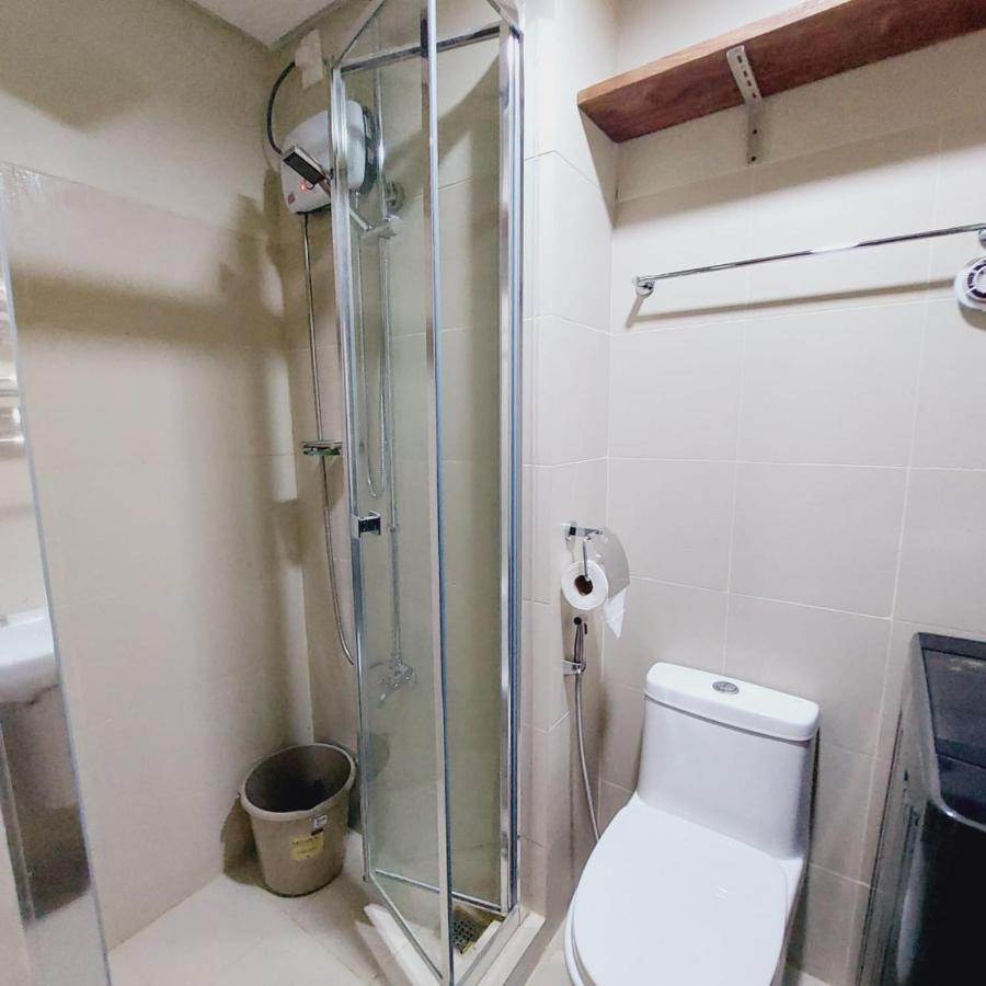 One Bedroom Condo Unit Fame Residences Manila Esterno foto