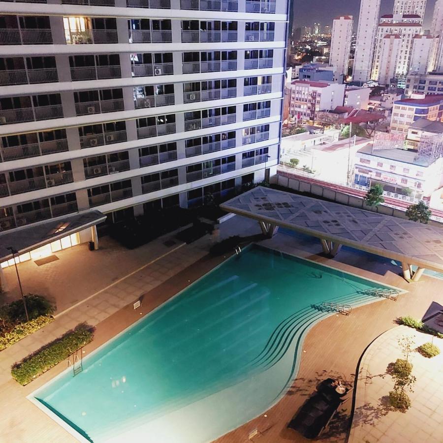 One Bedroom Condo Unit Fame Residences Manila Esterno foto