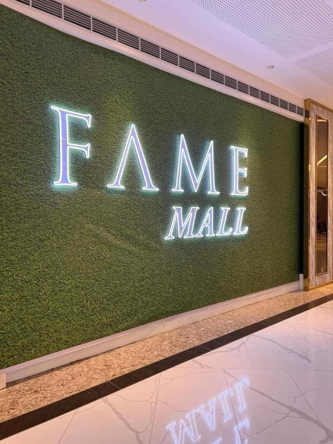 One Bedroom Condo Unit Fame Residences Manila Esterno foto