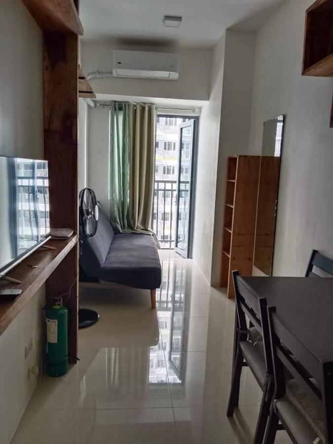 One Bedroom Condo Unit Fame Residences Manila Esterno foto