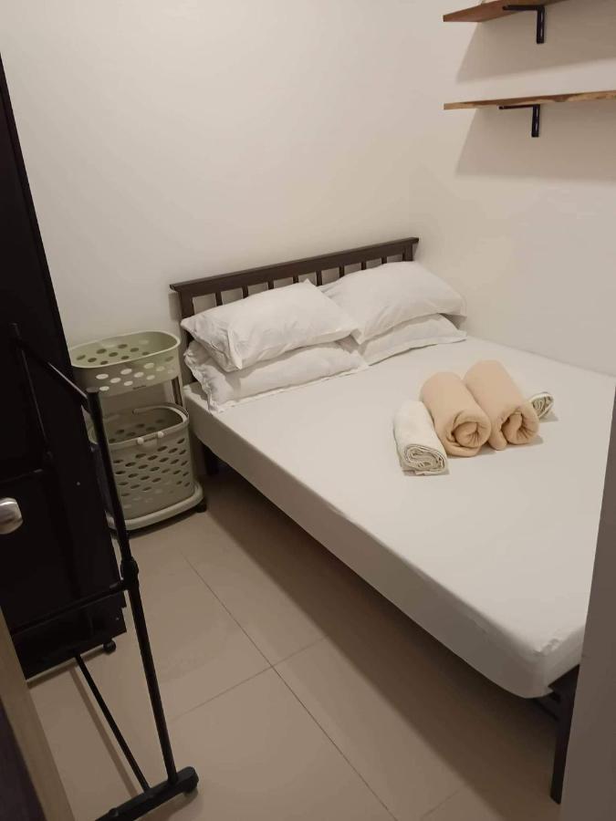One Bedroom Condo Unit Fame Residences Manila Esterno foto