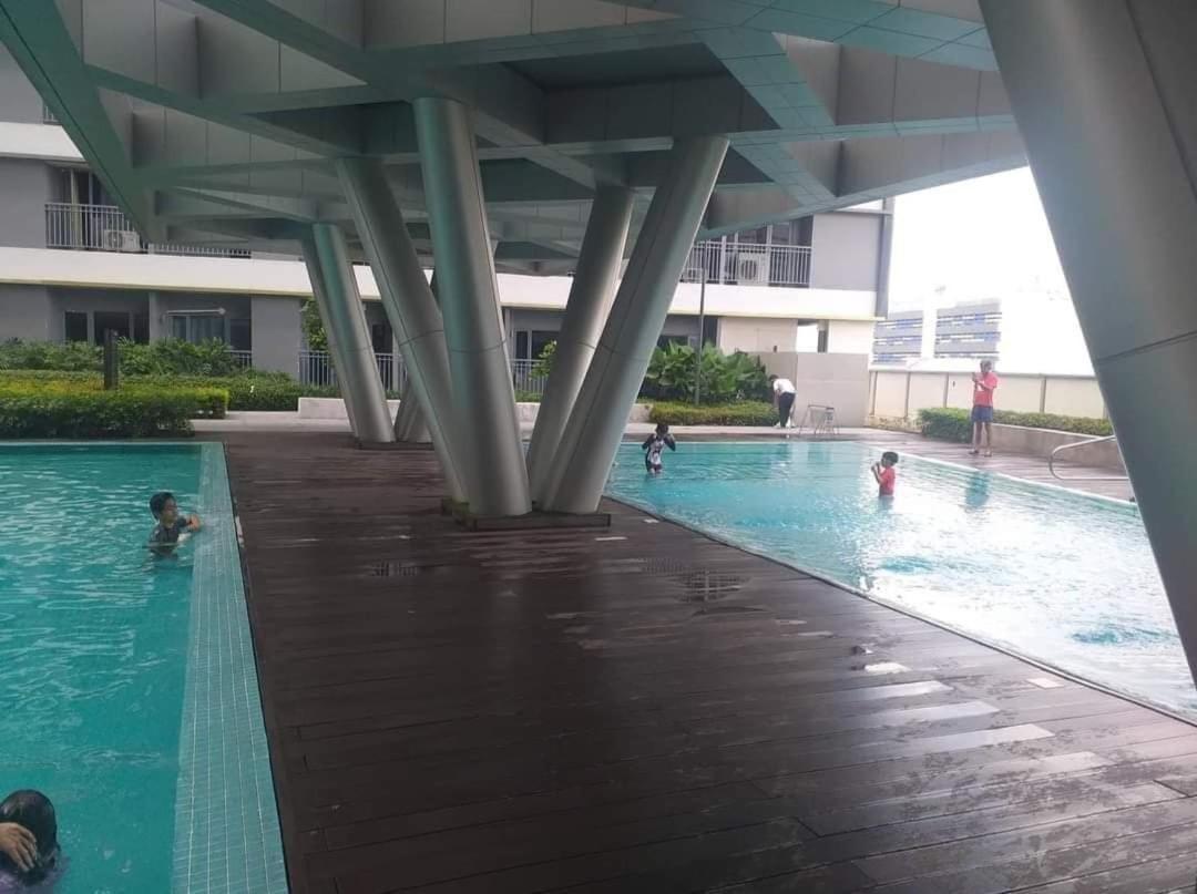 One Bedroom Condo Unit Fame Residences Manila Esterno foto